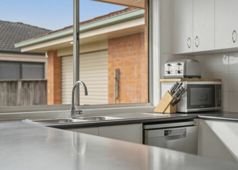 10 Curtin Place