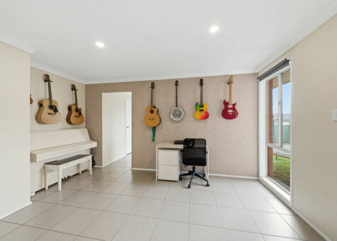 10 Curtin Place