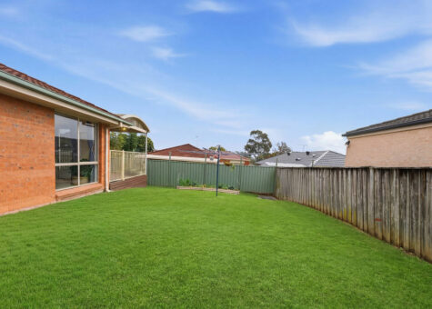10 Curtin Place