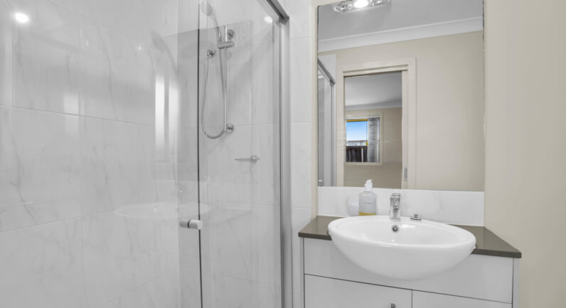 6 Clowes Street, Elderslie NSW 2570