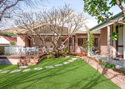 6 Roseville Avenue