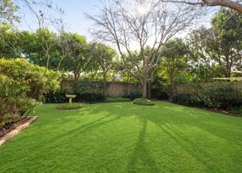6 Roseville Avenue