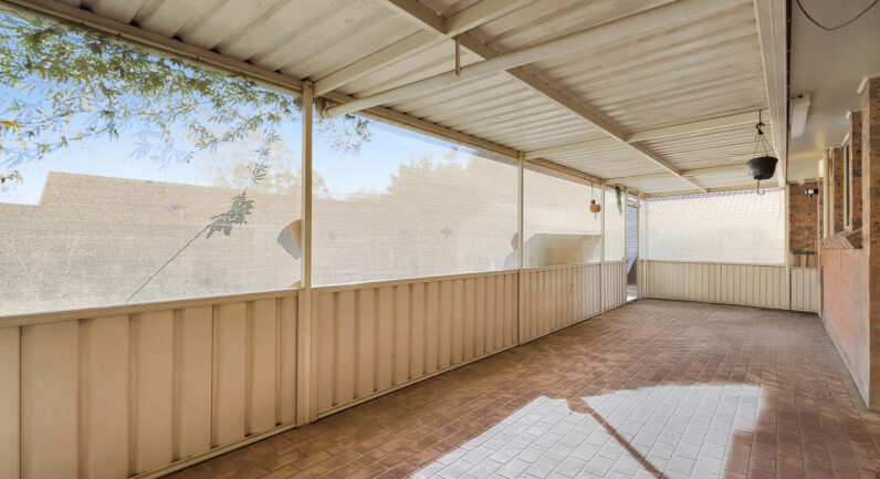 36 Carbasse Crescent, St Helens Park NSW 2560