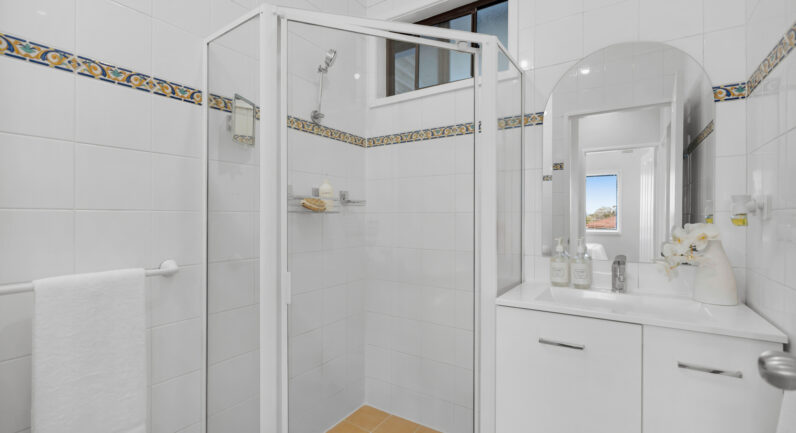 40 Waminda Avenue, Campbelltown NSW 2560