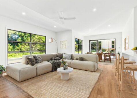 24 Bushlark Close