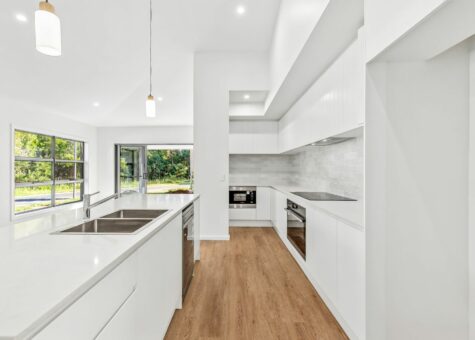 24 Bushlark Close