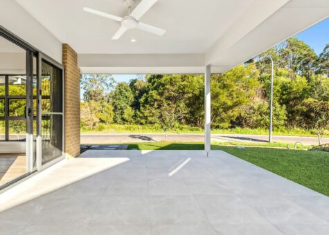 24 Bushlark Close