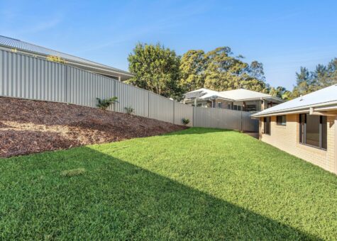 24 Bushlark Close