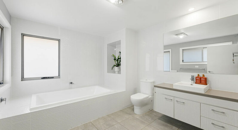 5 Doolan Crescent, Harrington Park NSW 2567