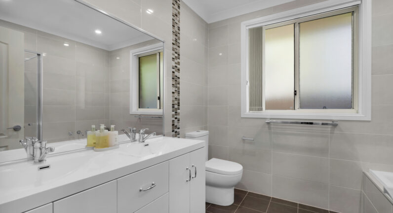 20 Bengal Crescent, Elderslie NSW 2570