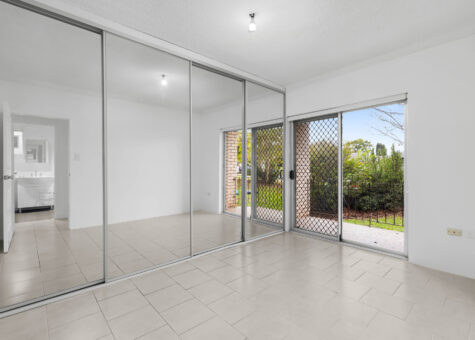 2/9 Reddall Street