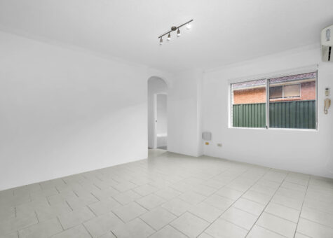 2/9 Reddall Street