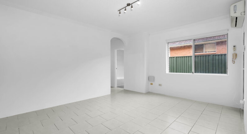 2/9 Reddall Street, Campbelltown NSW 2560