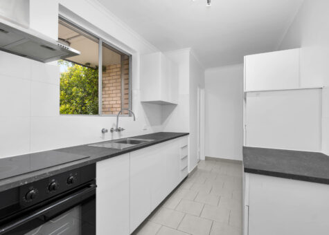 2/9 Reddall Street