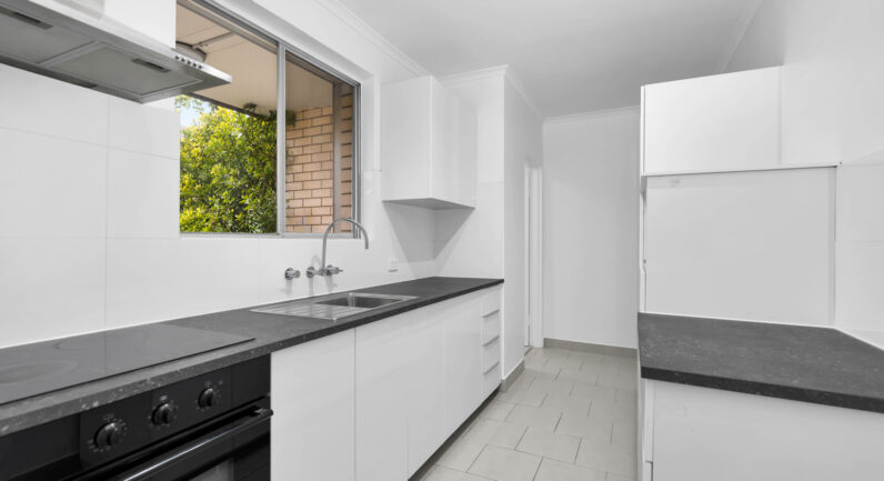 2/9 Reddall Street, Campbelltown NSW 2560