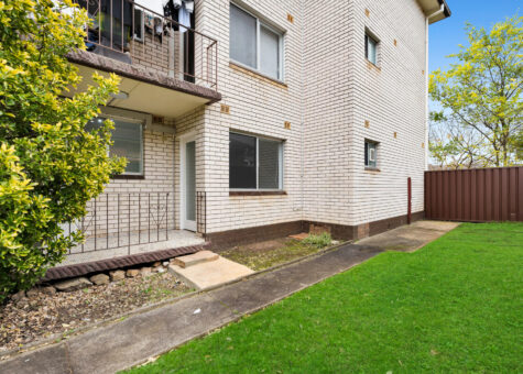2/9 Reddall Street
