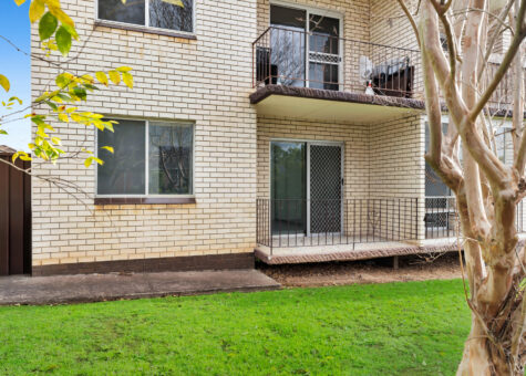 2/9 Reddall Street