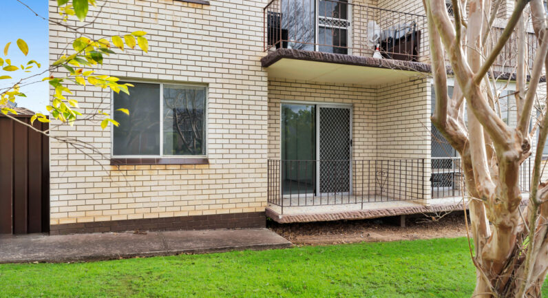 2/9 Reddall Street, Campbelltown NSW 2560