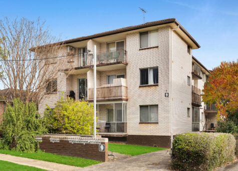 2/9 Reddall Street