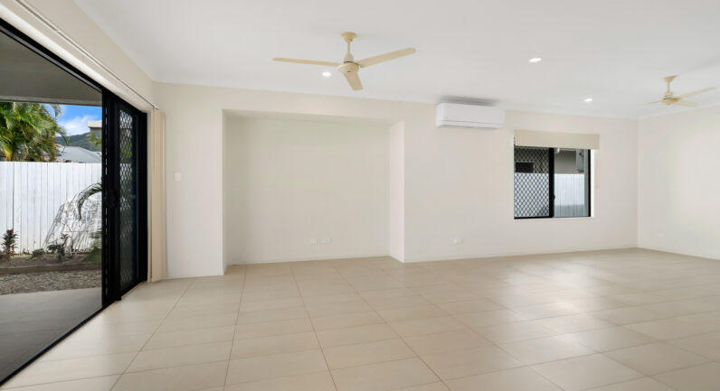 12 Sandridge Way, Smithfield QLD 4878
