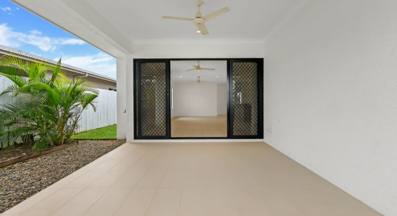 12 Sandridge Way, Smithfield QLD 4878