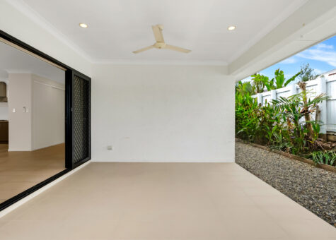 12 Sandridge Way