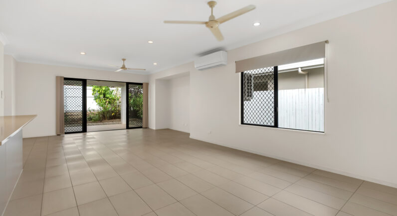 12 Sandridge Way, Smithfield QLD 4878
