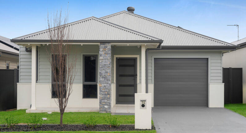 14 Campion Way, Spring Farm NSW 2570