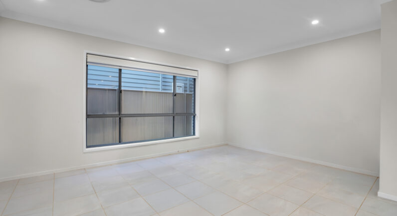 4 Wattle Street, Spring Farm NSW 2570