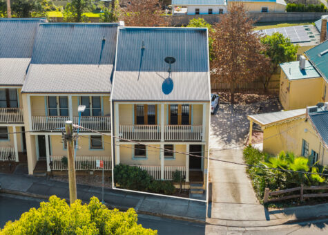 3/8 Station Street