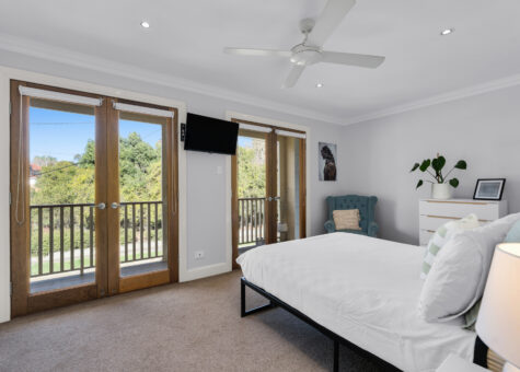3/8 Station Street