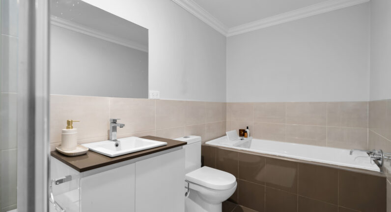 3/8 Station Street, Picton NSW 2571