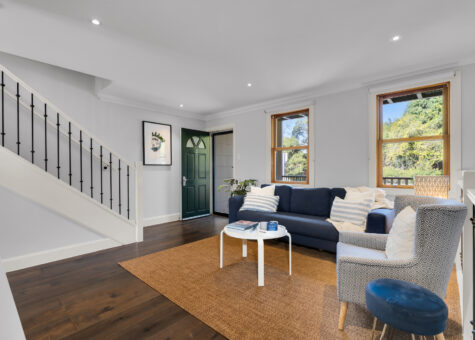 3/8 Station Street
