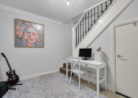 3/8 Station Street