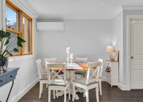3/8 Station Street