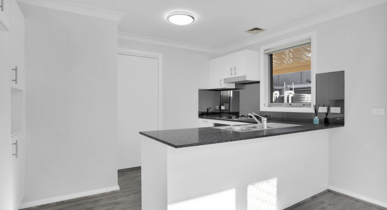 86 Hampshire Boulevard, Spring Farm NSW 2570