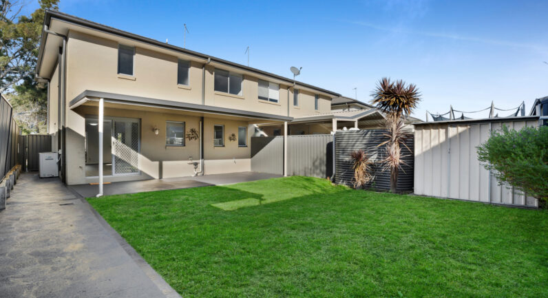 86 Hampshire Boulevard, Spring Farm NSW 2570