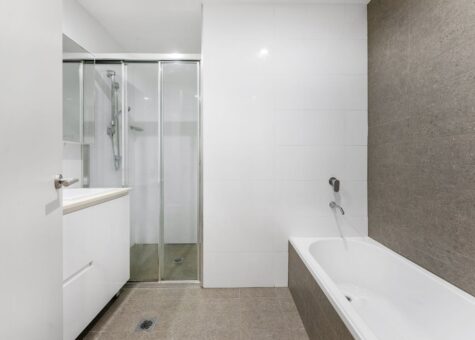 519/2D Charles Street