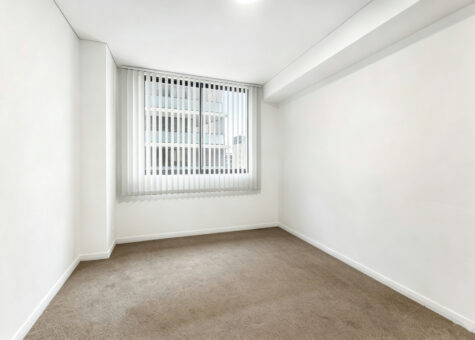 519/2D Charles Street
