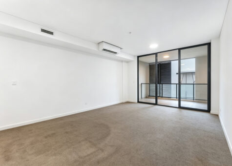 519/2D Charles Street