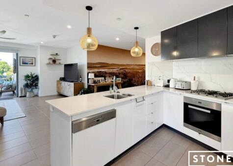 6/123 Park Beach Road