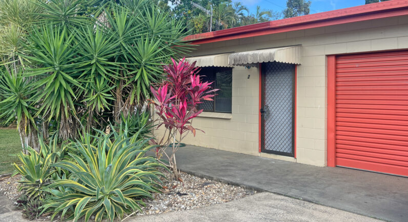 2/13 Keith Street, Whitfield QLD 4870