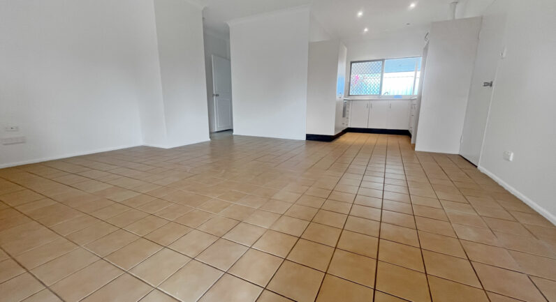 2/13 Keith Street, Whitfield QLD 4870